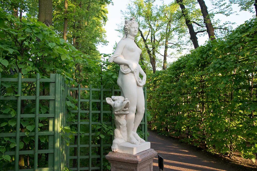 Статуи в летнем саду в санкт петербурге. Статуи летнего сада немезида.