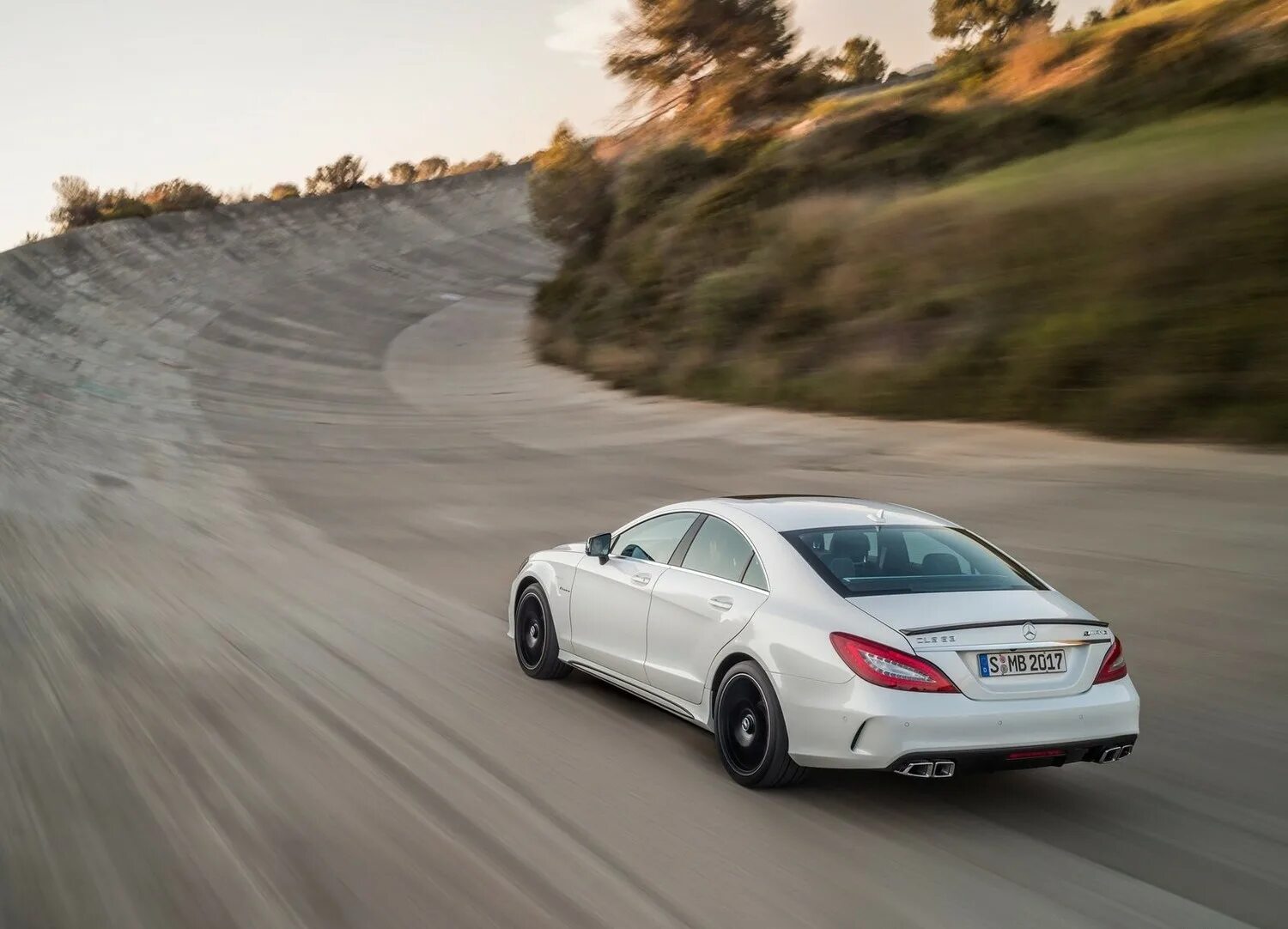 Cls drive. Мерседес цлс 219. Mercedes cls 2015. Cls 500 w219. Mercedes benz cls 500 4matic.