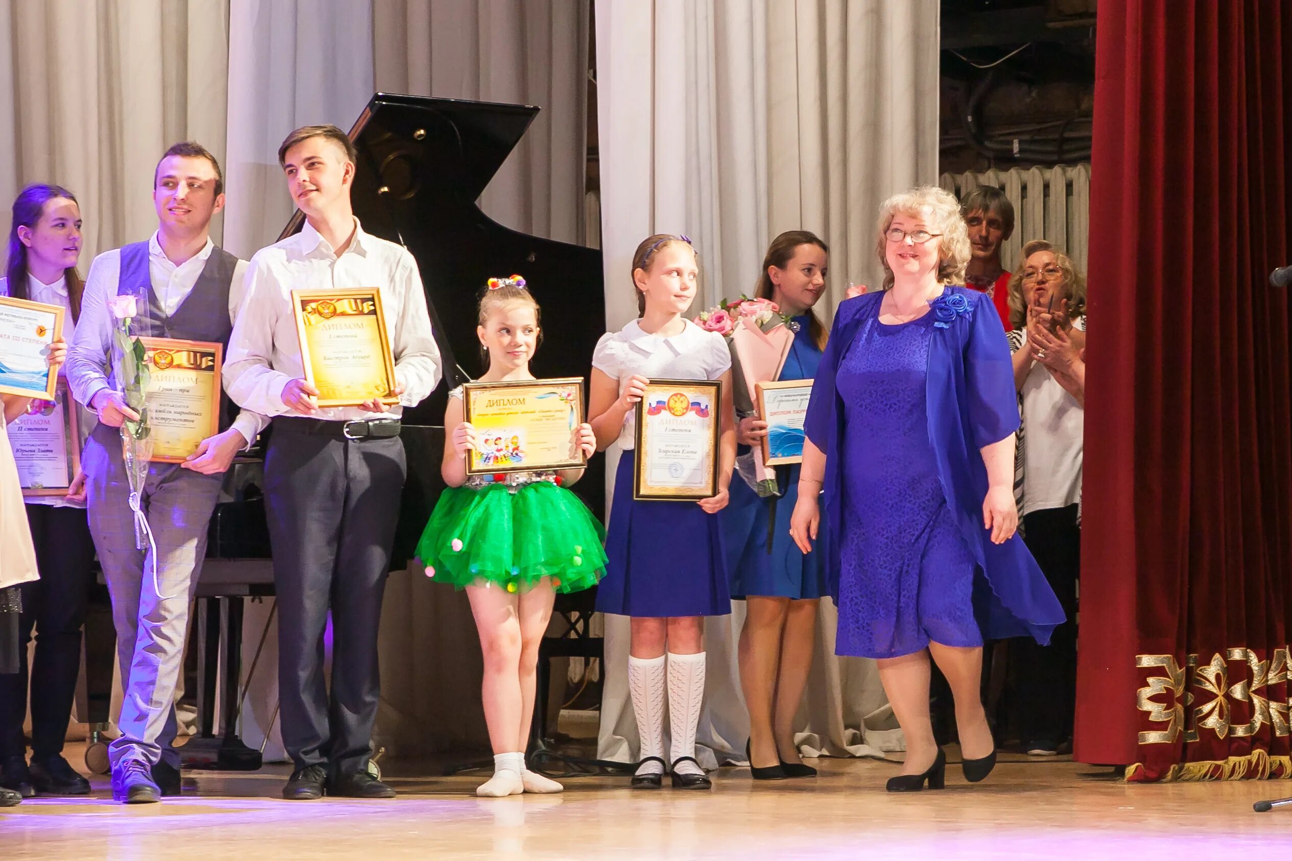 Мельникова марина борисовна анапа. Мельникова марина анапа. Управление культуры анапа. Управление культуры анапа. Ансамбль дгту виктория.