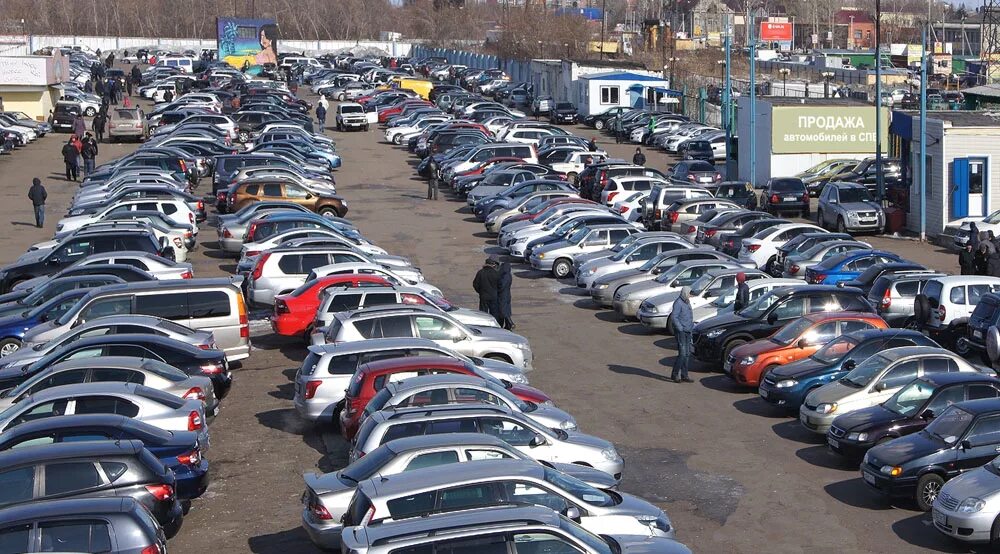 Бу машин питере. Рынок автомобилей. Вторичный рынок автомобилей. Автомобильный рынок в спб. Рольф аэропорт санкт-петербург.