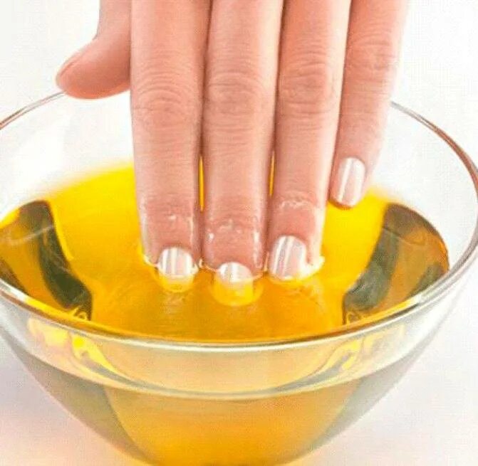 Ногти слоятся что делать в домашних условиях. Масляная ванночка для ногтей. Ванночки для ногтей для укрепления. Ванночки для ломких ногтей. Лечебные ванночки для ногтей.