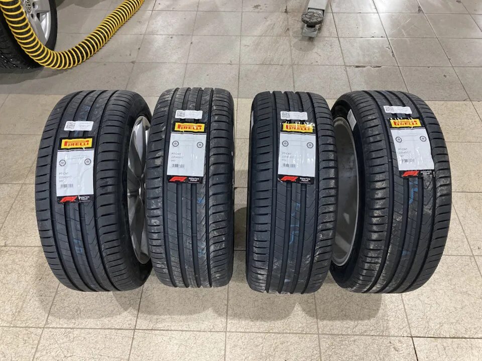 Шины 215 55 r17 лето. Pirelli powergy 22545 r17 94y xl. pirelli p zero 22545 r17 94y. 2254517 y94 pirelli p zero. 2254517 y94 pirelli nerogt.