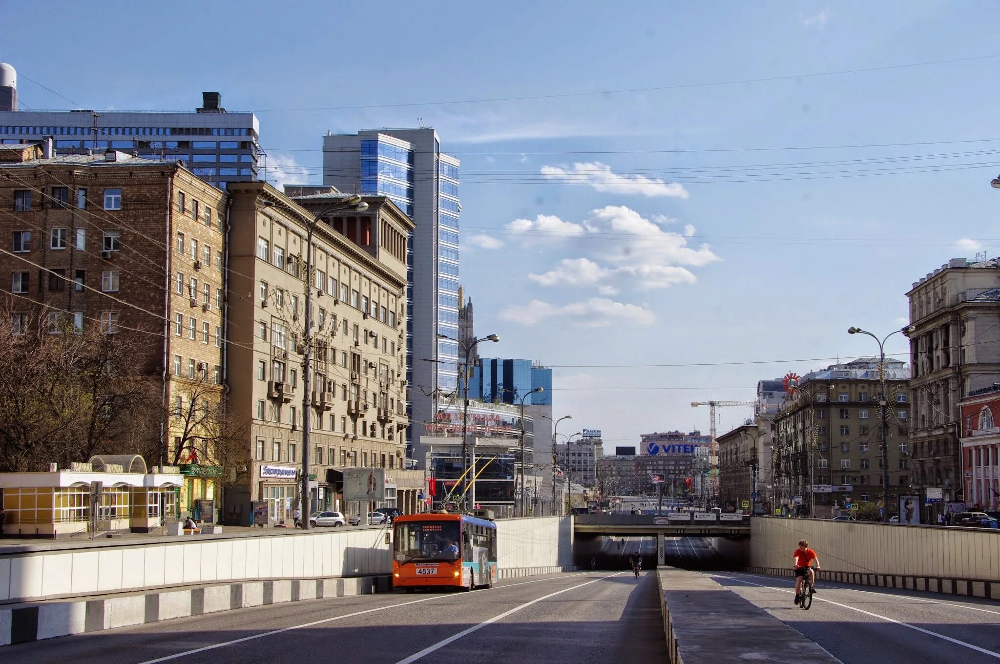 Арбатский бульвар. Новинский бульвар. Садовое кольцо и Новинский бульвар. Арбат район Москвы. Садовое кольцо Арбат.