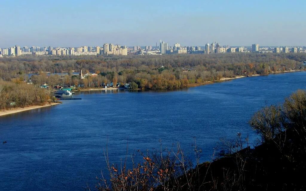 Крынки на левом берегу днепра. Херсон река Днепр. Херсон Днепр. Днепр в Киеве обмелел. Днепр река вид.