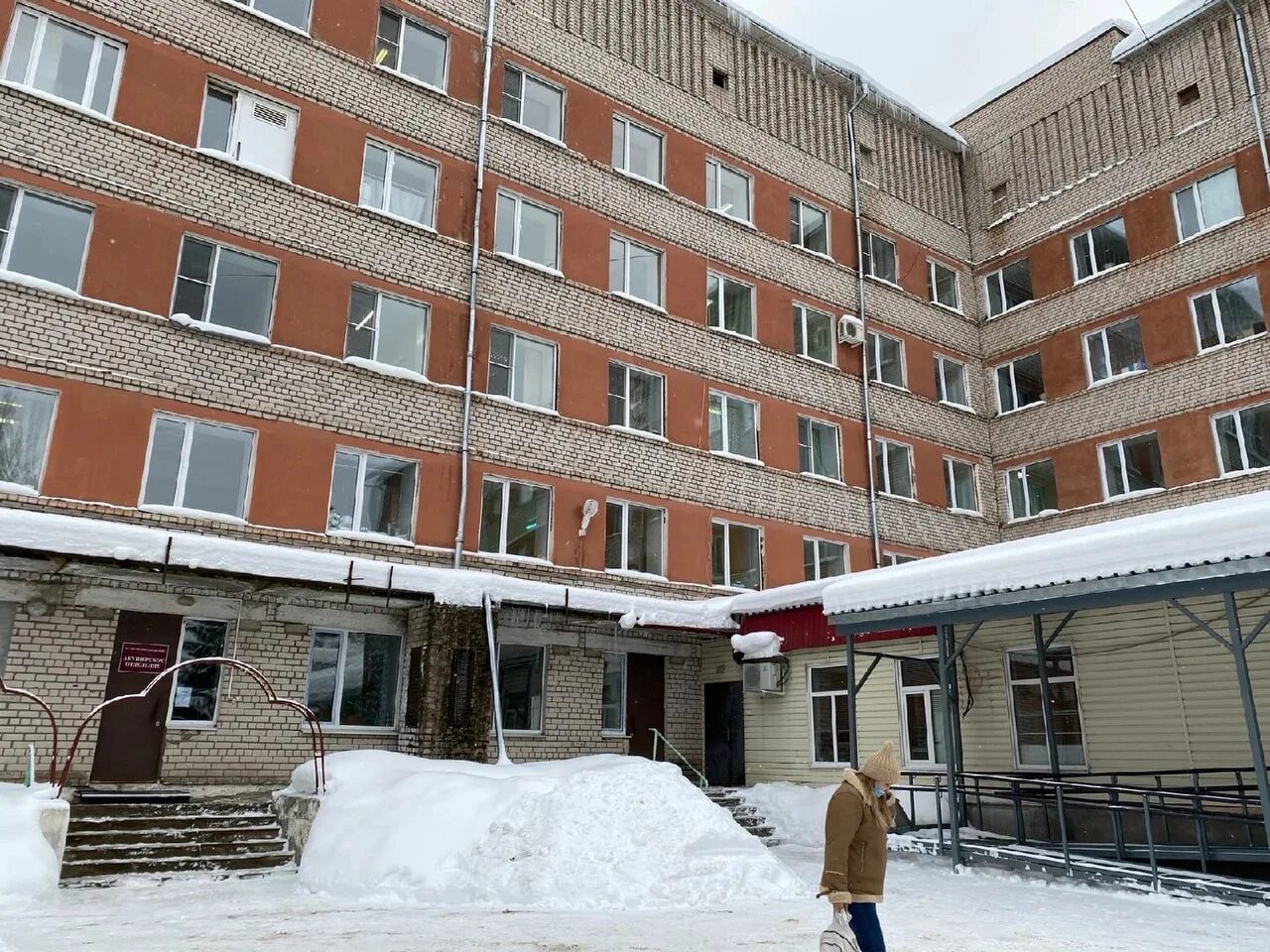 Сауна црб великий устюг. Хирурги великоустюгской црб. Инфекционное отделение великий устюг фото. Великоустюгская центральная районная больница. Сауна црб великий устюг.