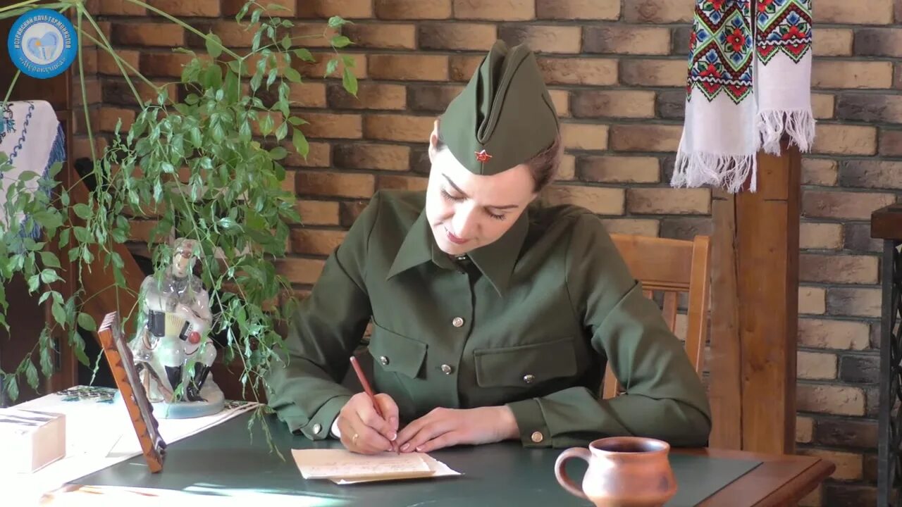 то не ветер ноты. ансамбль калина то не веточка черешни. то не веточка черешни постучалась. то не веточка черешни. песня веточка черешни постучалась.