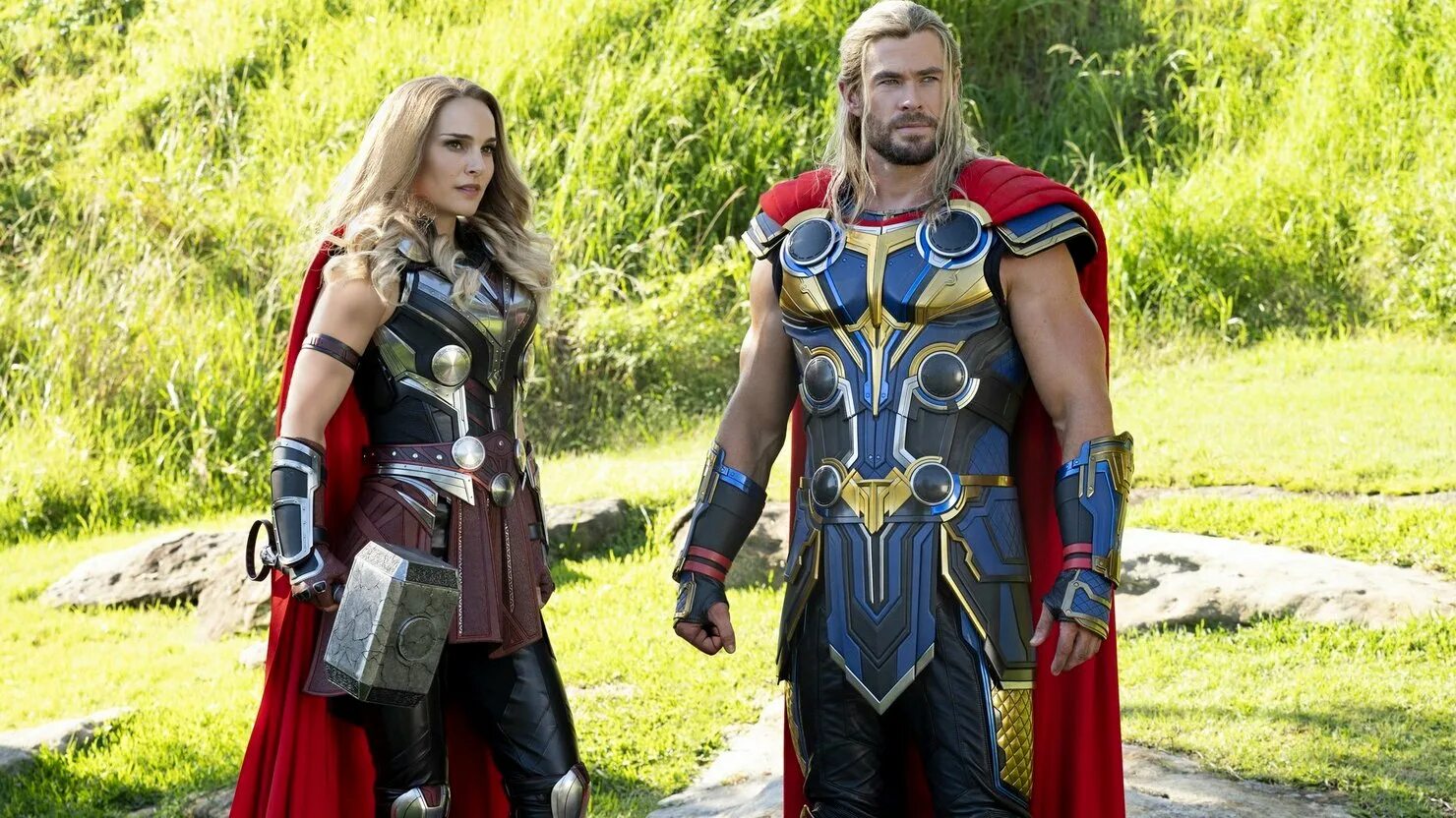 Thor love and thunder 2022. Натали портман тор 4. Thor love and thunder 2022. Thor love and thunder 2022. Тор любовь и гром 2022 постер.