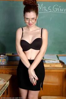 Девушки 18 учительница