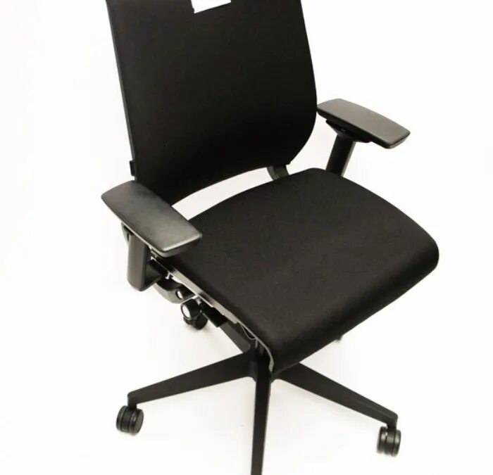 Think chairs. Кресло steelcase think. кресло офисное steelcase. кресло с грифонами.