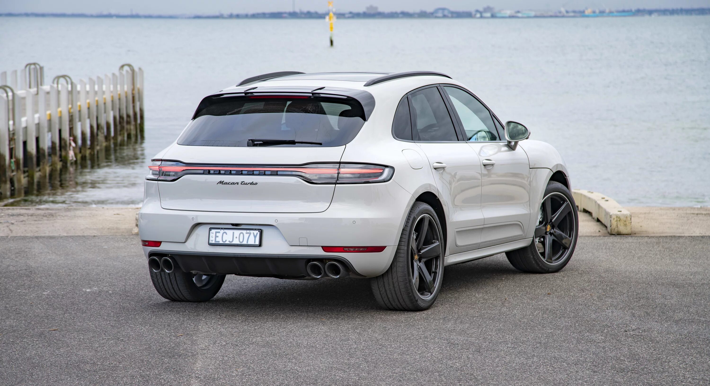 Макан купить билеты москва 2024. Порше Макан турбо 2022. Porsche Macan 2022 белый. Porsche Macan 2022. Порше Макан 2022.