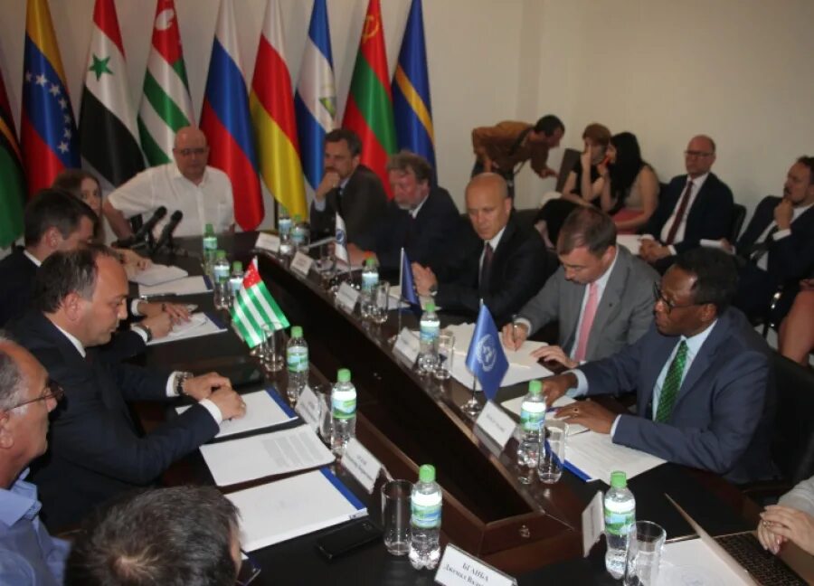 сироткин игорь нак. женевские дискуссии по абхазии. кабинет министров сухум. президентский дворец абхазии сухум. совмин абхазии.