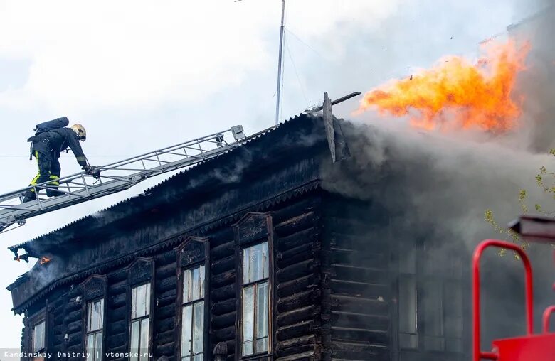 Этажи сгорел. Пожар в Борисовке 2 сегодняшний выпуск. Якутск сгорел дом Борисовка.