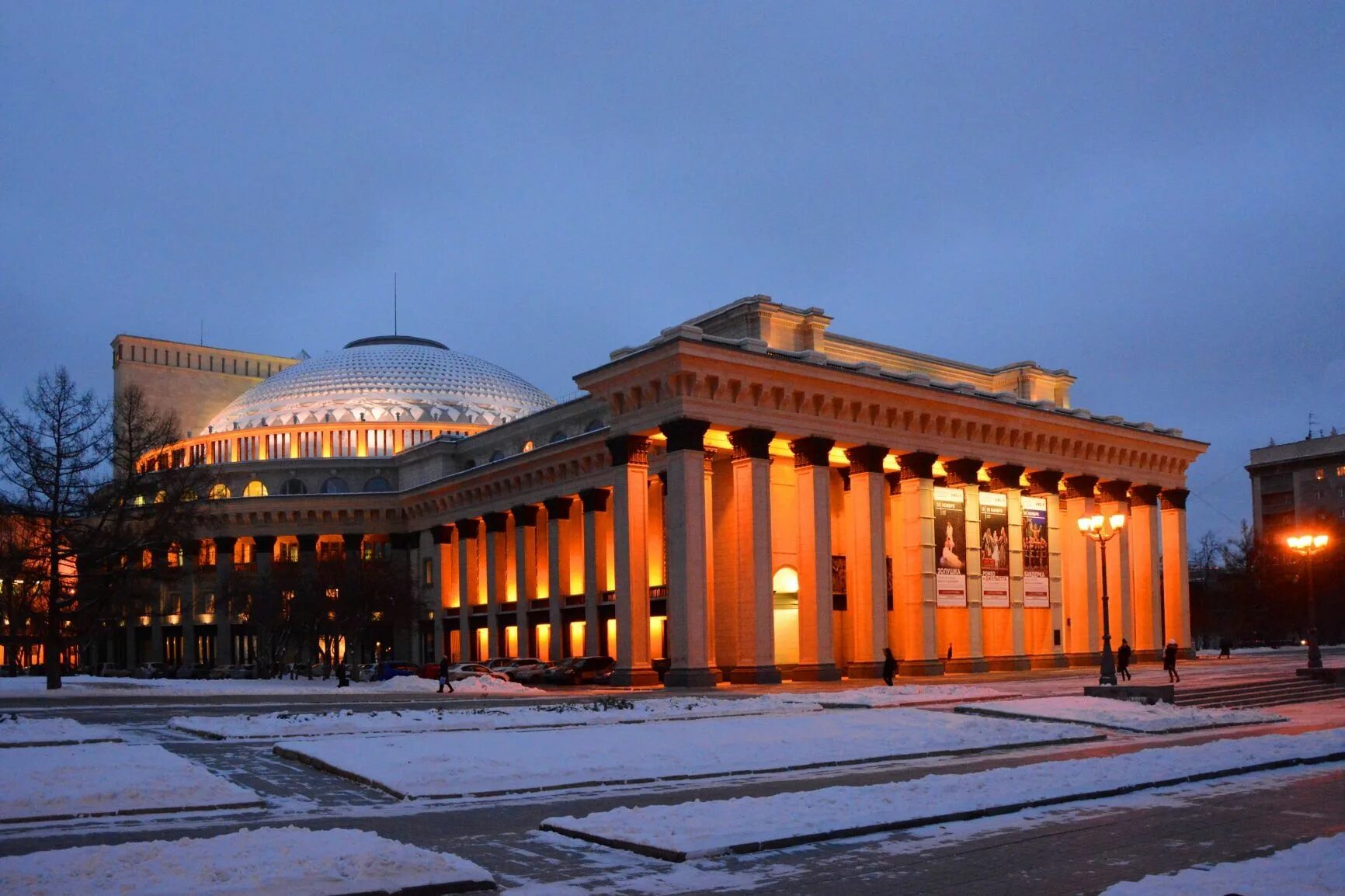 История театров новосибирска. Новосибирский театр оперы и балета Новосибирск. Академический театр оперы и балета Новосибирск. НОВАТ театр оперы и балета в Новосибирске. Театр оперы и балет а вновосибиске.