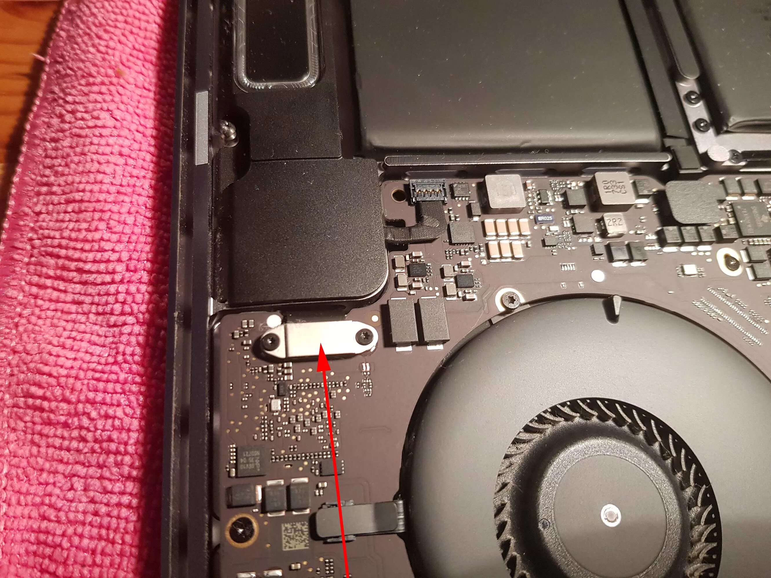 Macbook pro 2017 разъемы. Apple macbook pro a1707. Macbook pro 2017 аккумулятор. Macbook pro 2021. Macbook pro 13 a1707.