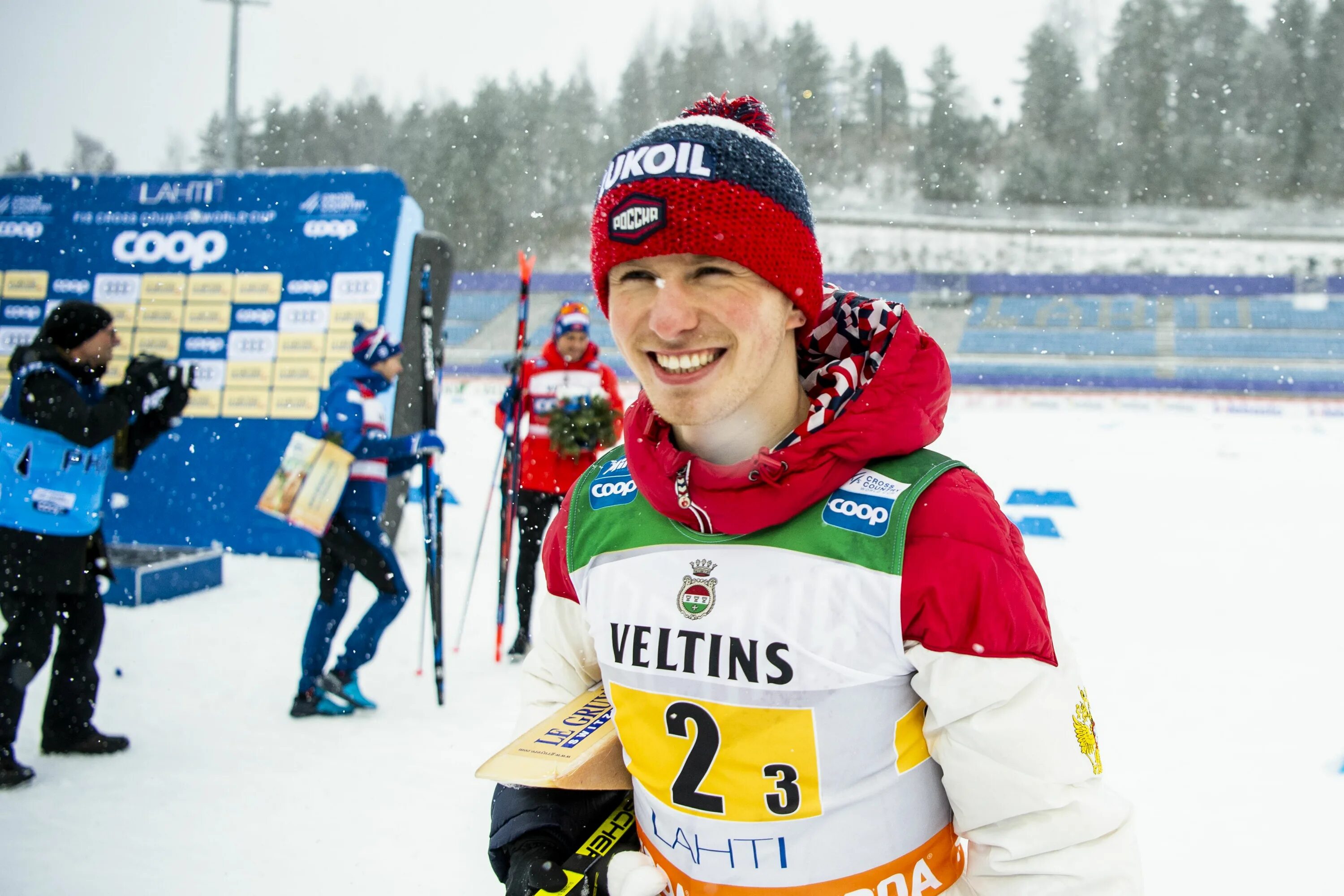 Олимпийский чемпион денис спицов. Спецов лыжи. Денис спицов олимпиада. Денис спицов лыжи. Денис слепцов лыжник.