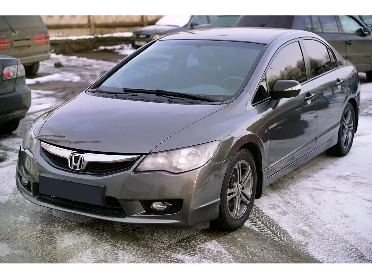 Honda civic рестайлинг. Honda Civic 8. Хонда Цивик 8 поколение седан. Honda Civic 2008 Рестайлинг. Honda Civic 8 поколение.