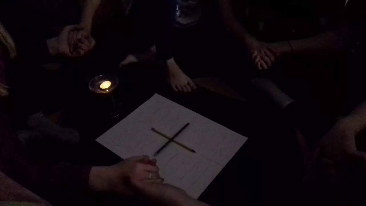 Ритуал вызывания Чарли. Кого можно вызвать из духов без свечей