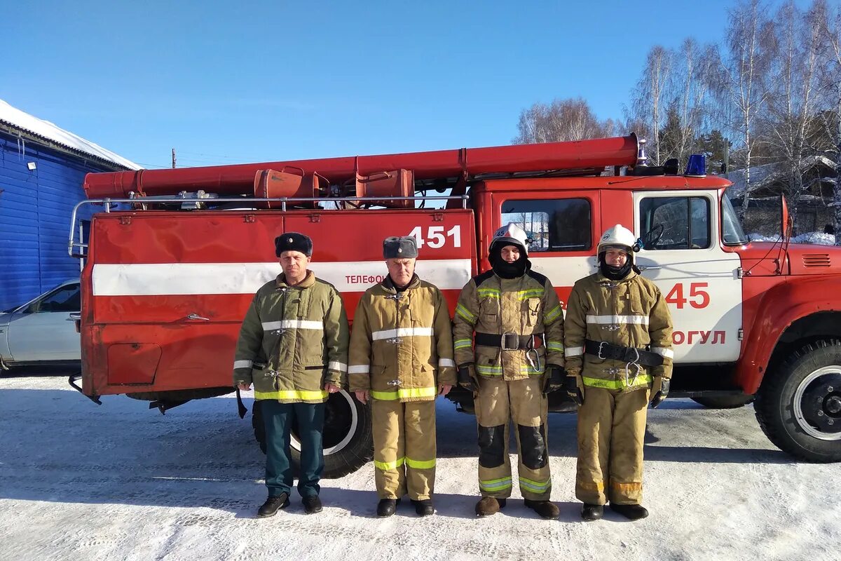 Пожарная часть Алтайский край. Российские пожарные. Пожарный МЧС. Пожарная часть МЧС. Пч лка