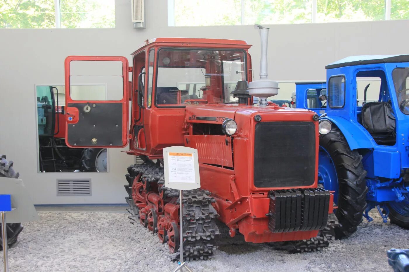 трактора дании. арена трактор челябинск места схема. трактор john deere 6140m. чебоксарский завод самоходной техники. трактор джон дир 135 л.