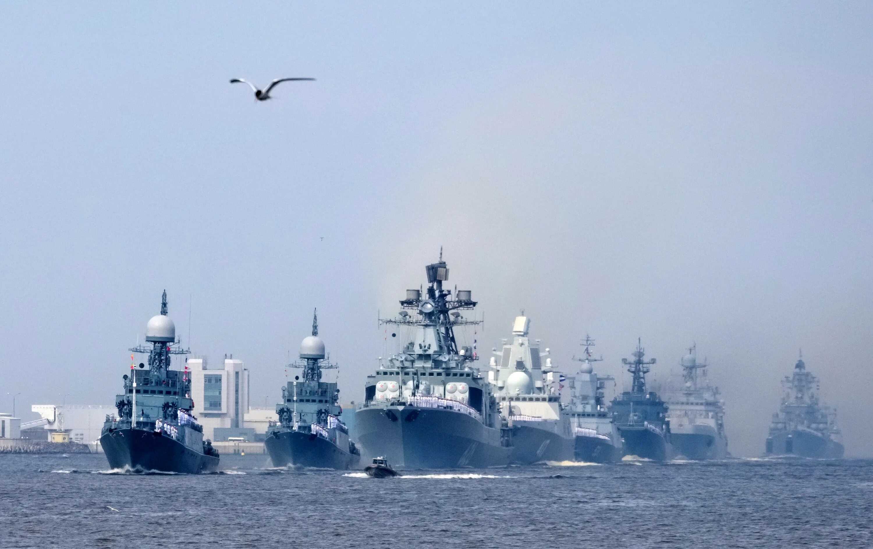 Корабли вс рф. Военно морской флот ВМФ России. Военные корабли Северного флота ВМФ России. Кронштадт большой противолодочный корабль. Северный флот 2022.