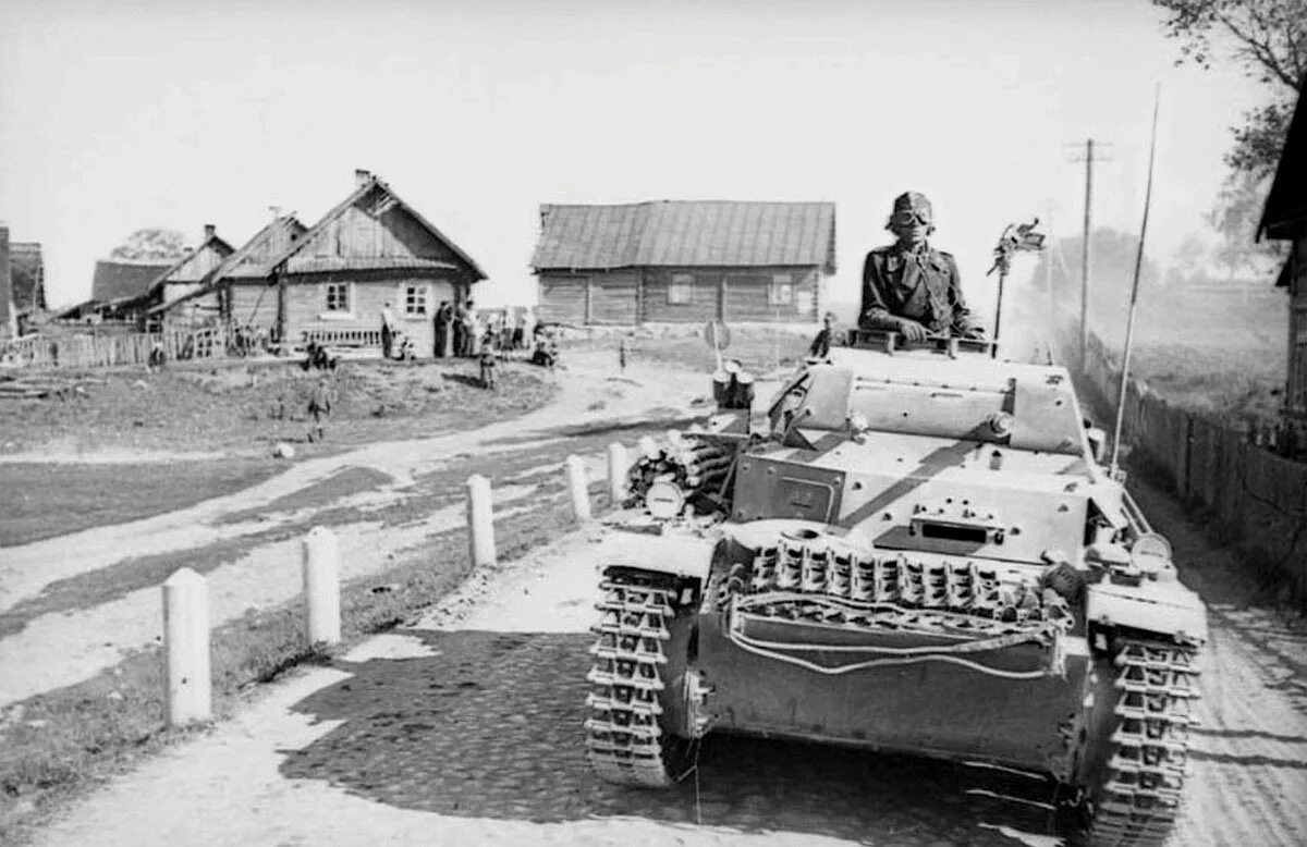 Германские танки 1941 года. Немецкая танковая колонна (PZ Kpfw III),. Танковая армия Гудериана 1941. Танковая группа Гудериана 1941. Немецкая танковая группа