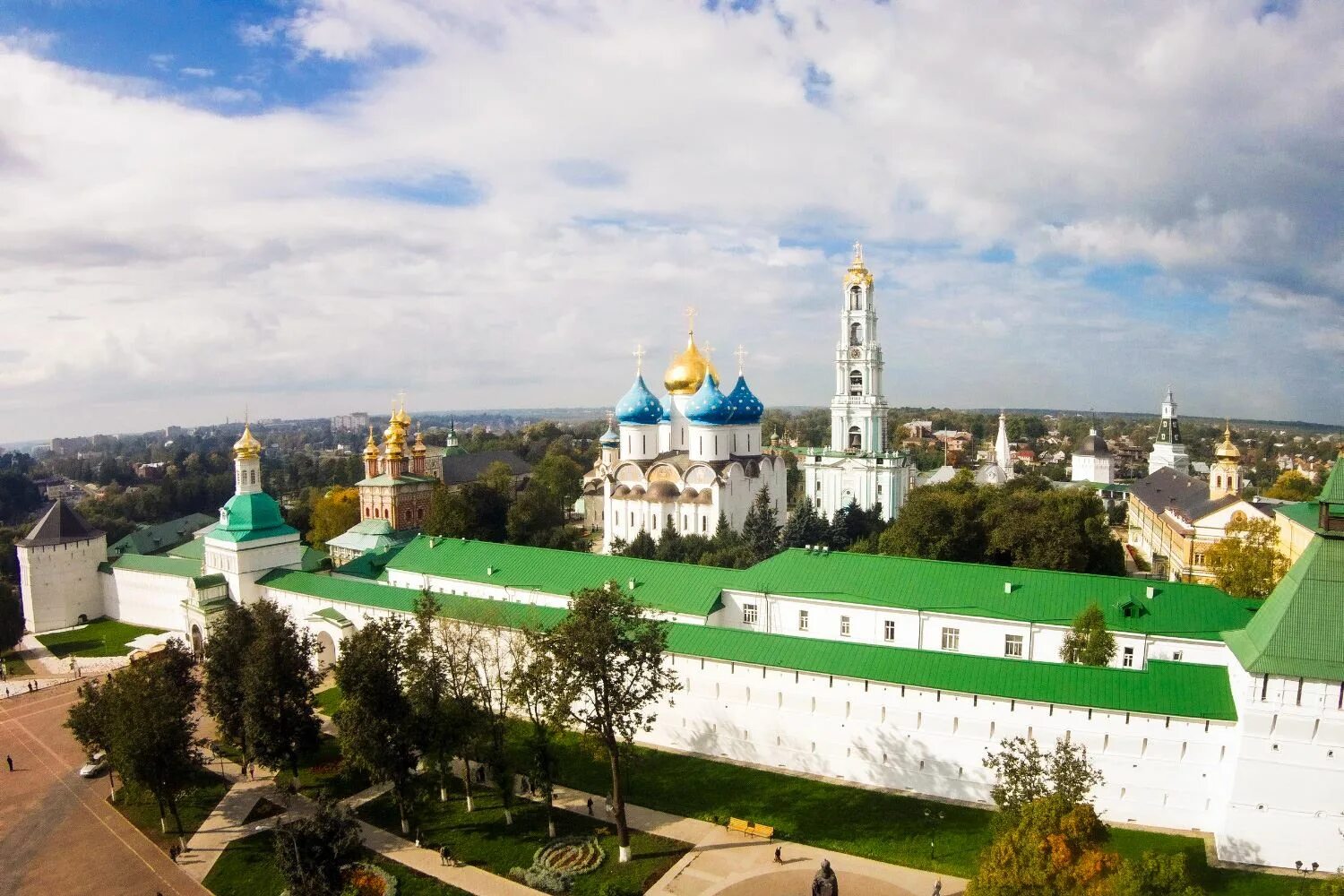 Сергиев Посад Кремль. Сергиев Посад Москва город. Sergiev Posad город. Досуг сергиевом посаде