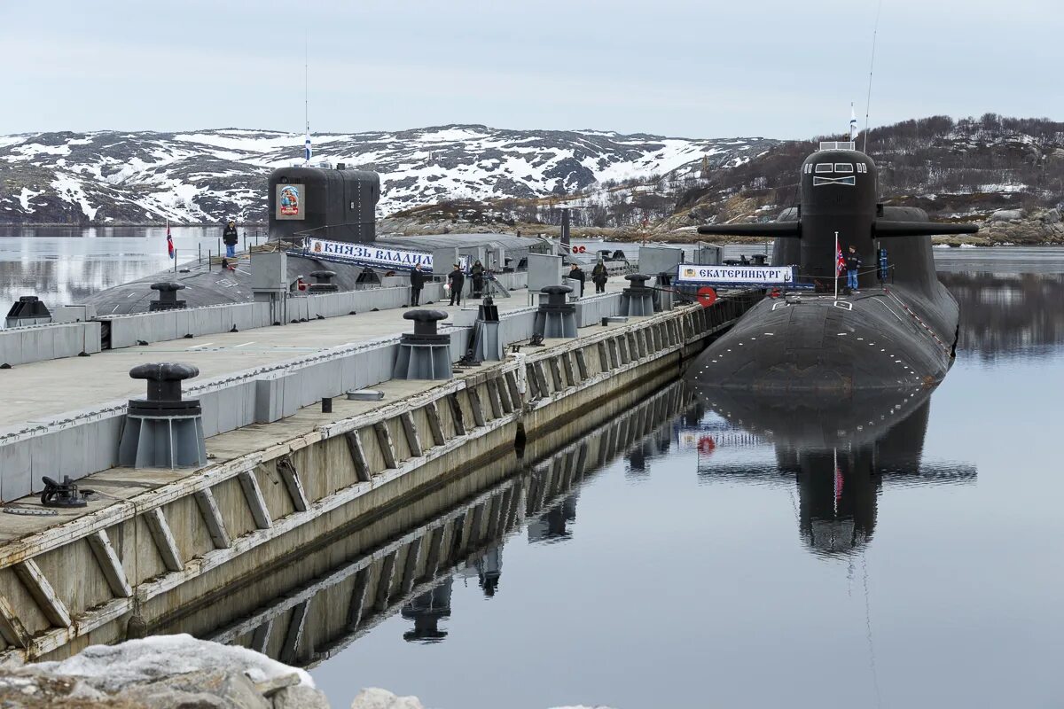 Гаджиево мурманская. Гаджиево база подводных лодок Северного флота. Мурманск база подводных лодок Гаджиево. Поселок Гаджиево база подводных лодок. База подводных лодок Северного флота Североморск.