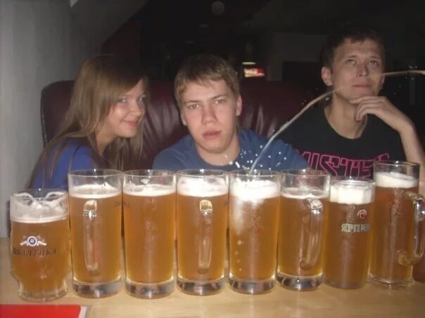 пьяную рожу.