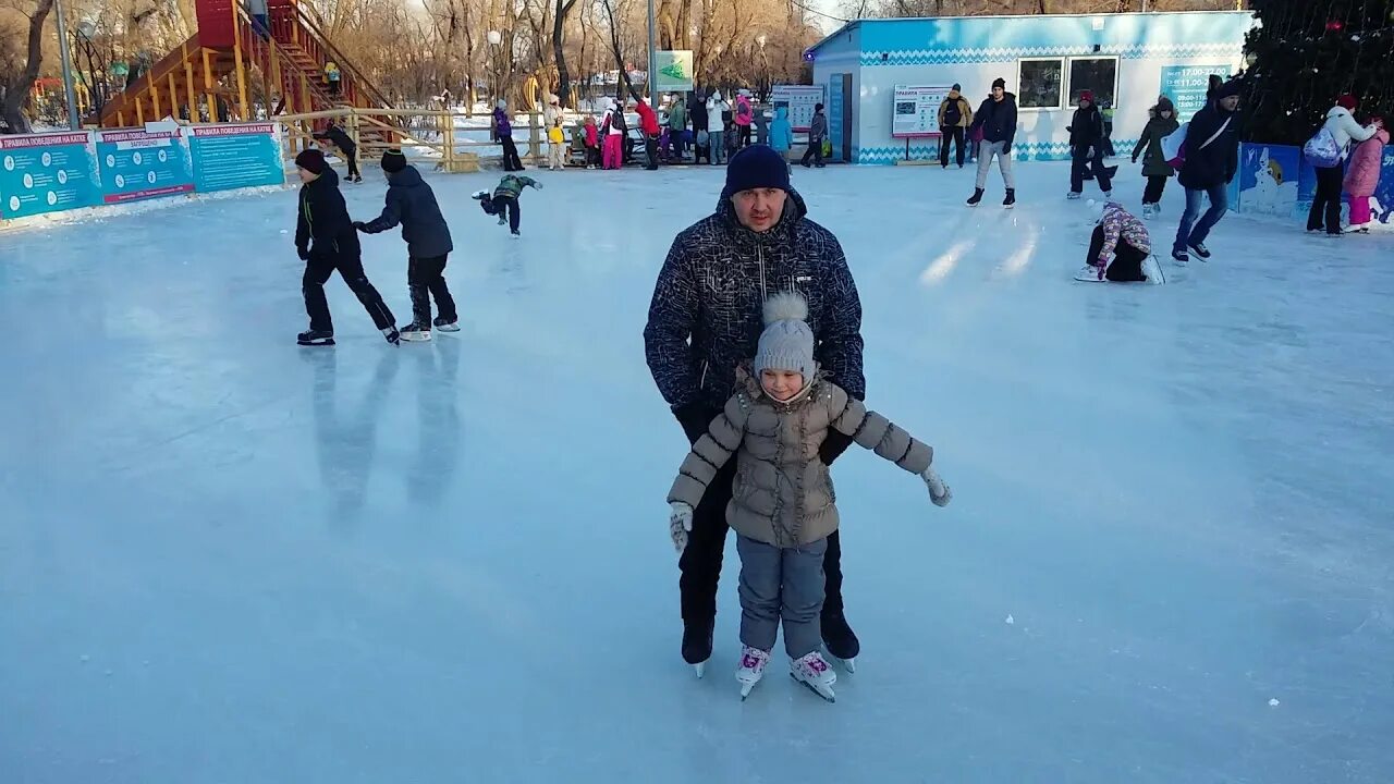 Каток в балабаново. Комсомольский парк Кемерово каток. Каток в Комсомольском парке Воронеж. Лесопарк Мытищи каток. Каток парк Победы Ульяновск.