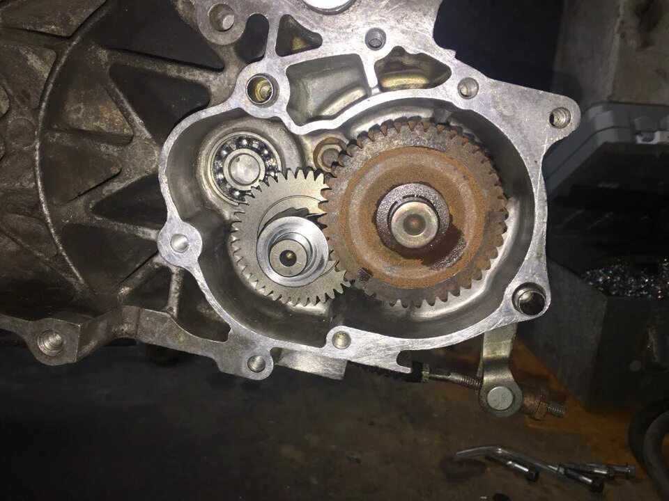 Шестерни редуктора хонда дио. Редуктор хонда дио 34. Шестерни редуктора дио 35. Вал редуктора дио 27. Редуктор хонда дио 18.