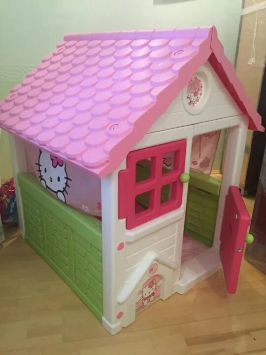 Домик hello. Домик Хелло Китти. Домики hello Kitty домики hello Kitty. Кукольный домик Хелло Китти. Мель для бумажного домика Хеллоу Китти.