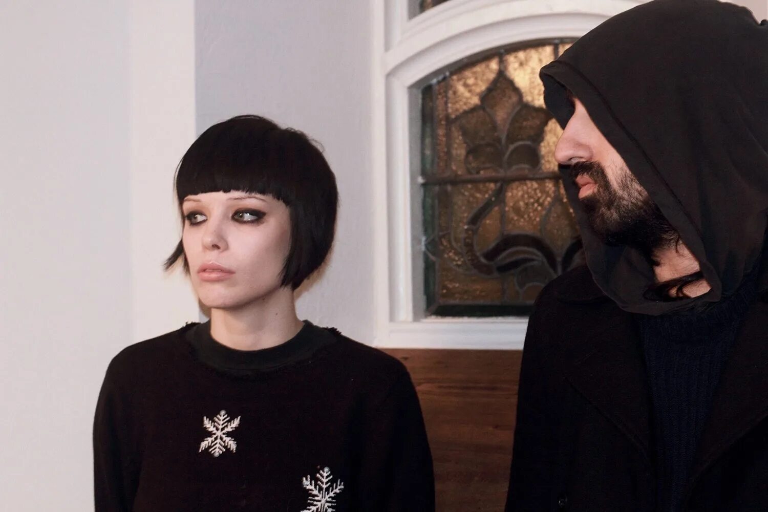 Crystal castles 3. Группа crystal castles. группа crystal castles элис. crystal castles итан. элис гласс и итан кэт.