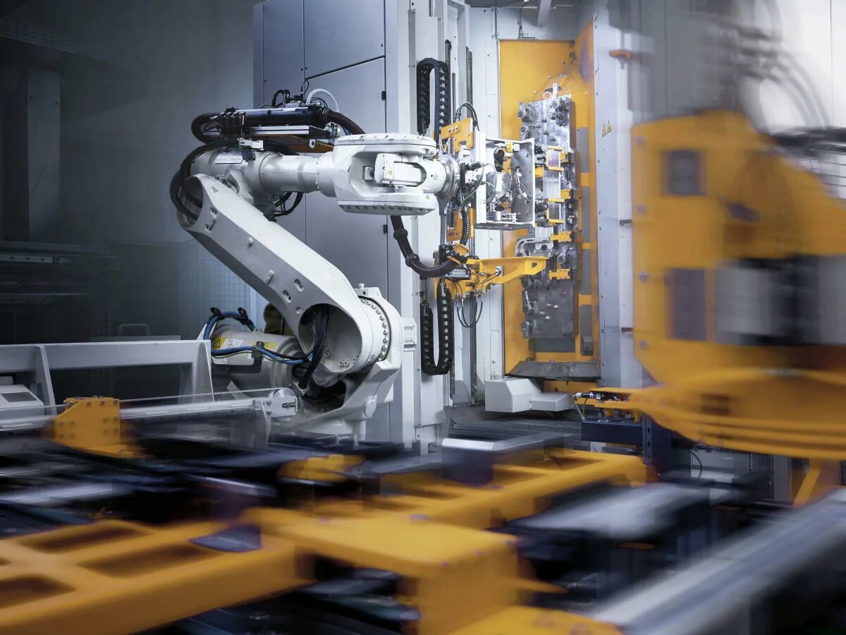 Промышленные роботы сборочные. Fanuc r2000. Роботы в машиностроении. Производственные промышленные роботы. Робот конвейер.