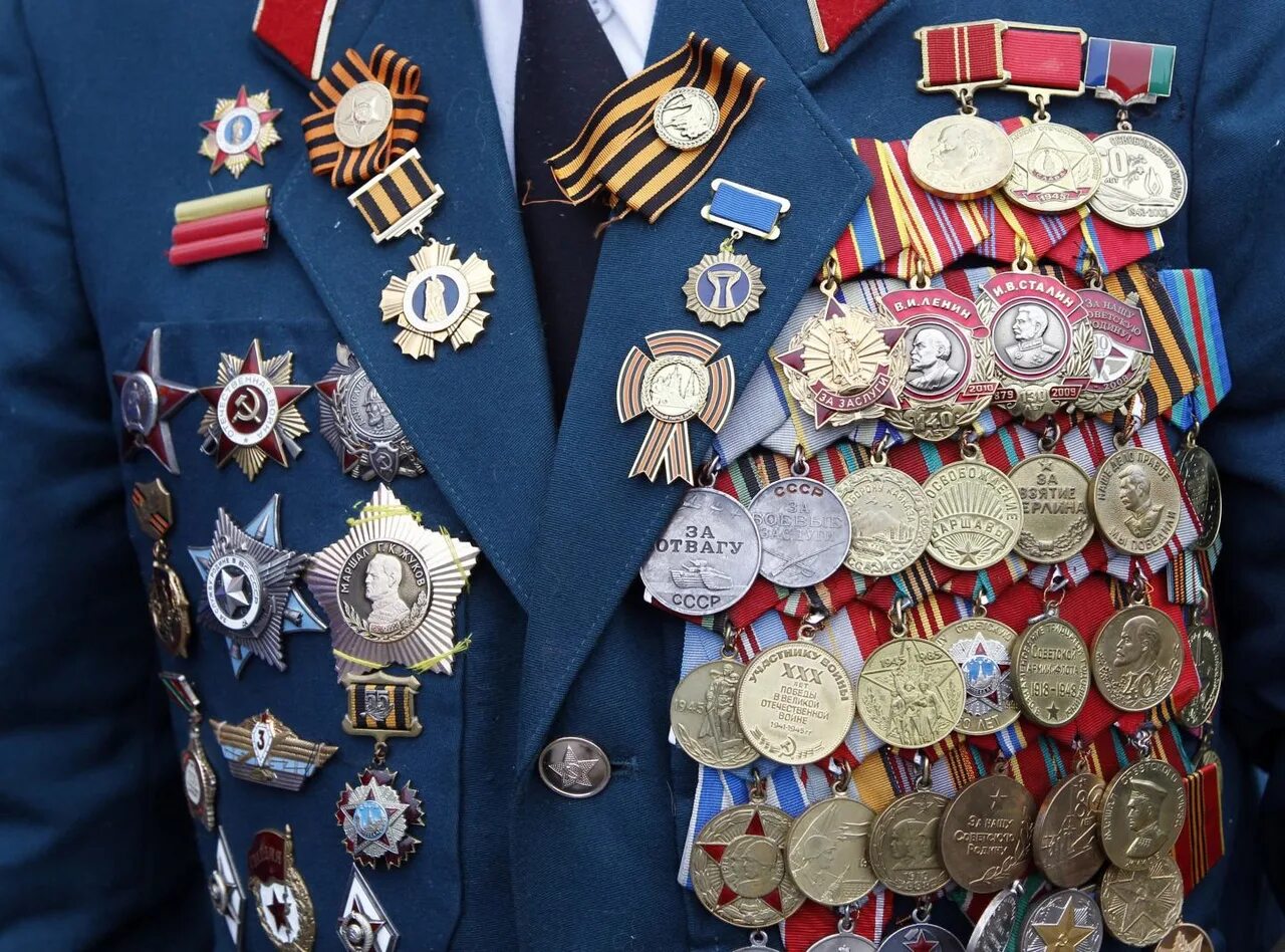 Награды рядовых. Наградные ордена и медали вов фронтовик. ордена и медали за вов у ветеранов. госнаграды ссср медали. медали на мундире.