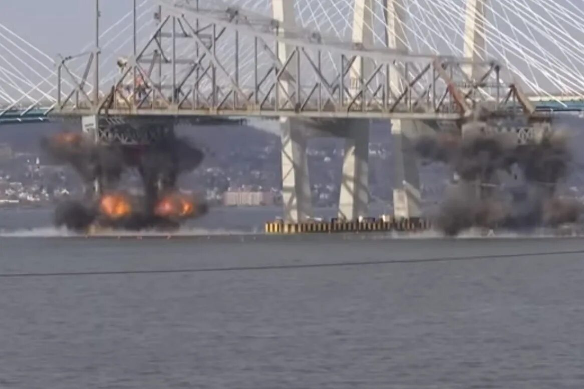 Подрыв моста под самарой. Подрыв моста в Затоке. Взрыв моста в Одессе. Ночной взрыв моста.