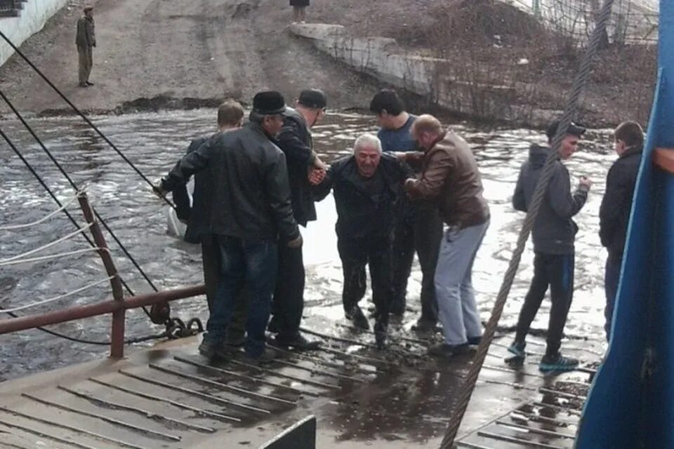 Погода киренск точный. Киренск наводнение 2001. Киренск. Наводнение Киренск. Наводнение в Киренске 2001 год.