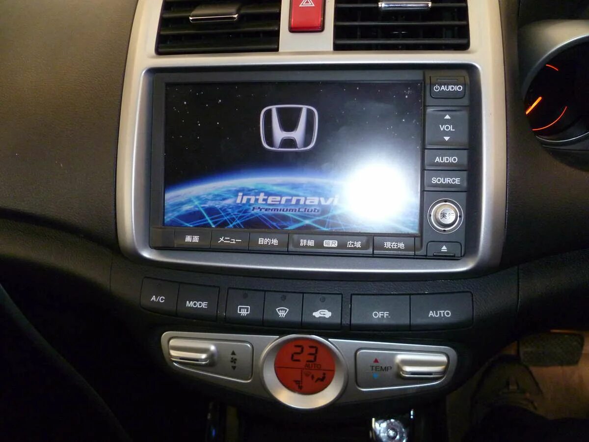 Как снять рамку магнитолы honda airwave Головное устройство (оно же магнитола) Honda Airwave, 1,5 л, 2005 года автозву