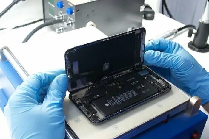 Болты крепления дисплей iphone 11 pro. Iphone 11 pro battery. Iphone 11 pro max экран. Замена заднего стекла лазером. Ifixit iphone 11 pro teardown.