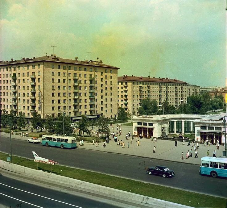 Фото в районе метро Строительство станции метро "Некрасовка". С. Собянин, М. Хуснуллин, А. Бочкарев