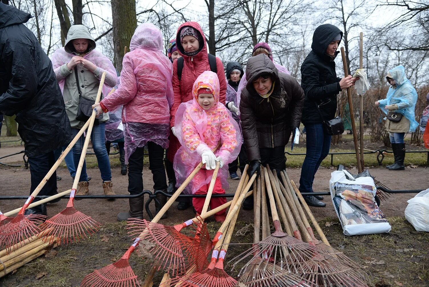 Сделать субботник. Субботник. креативный субботник. самый креативный субботник.