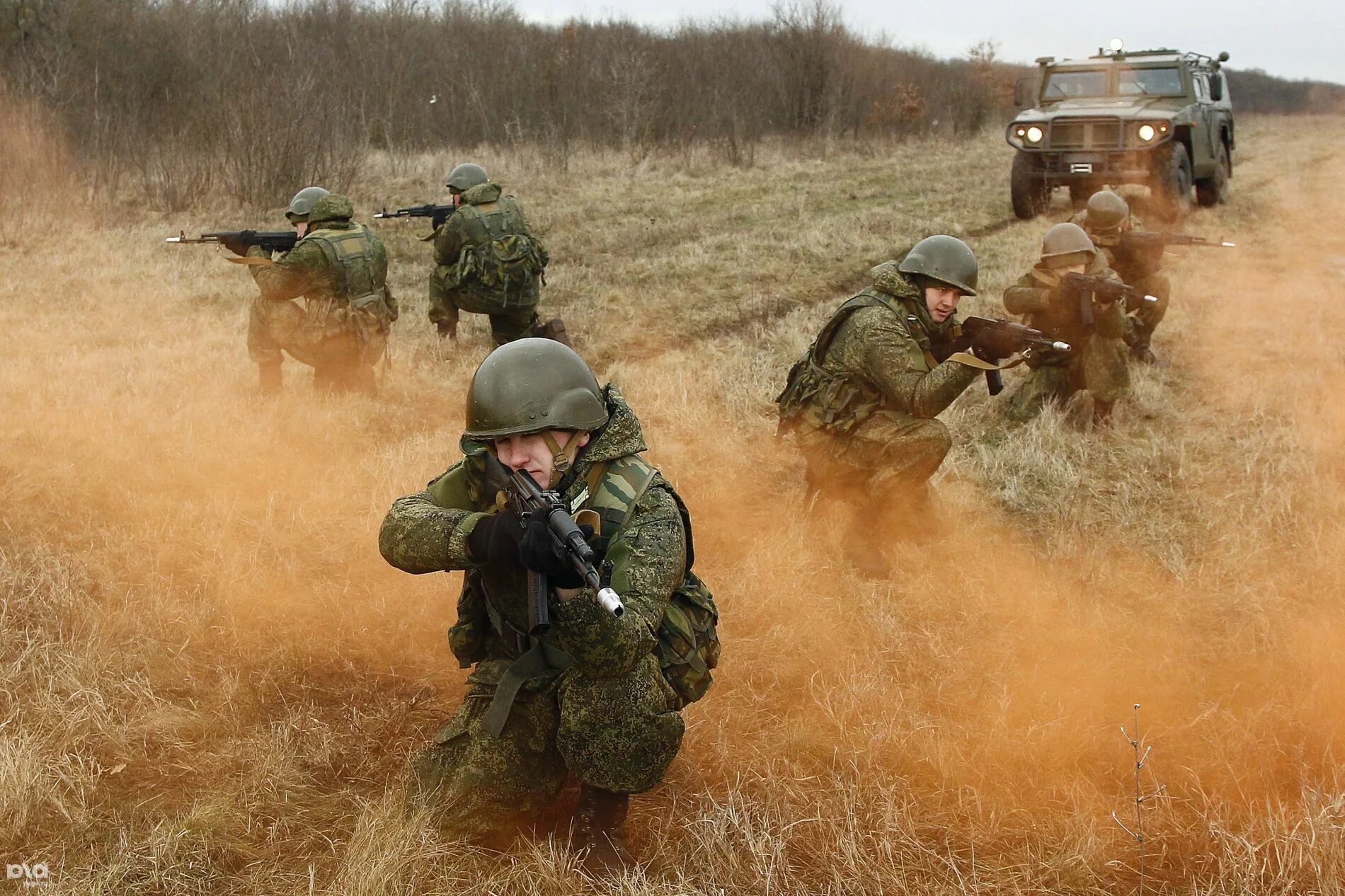 В связи с военной операцией. Командно-штабные учения вс РФ. Солдаты на учениях. Полевые учения. Военные учения.