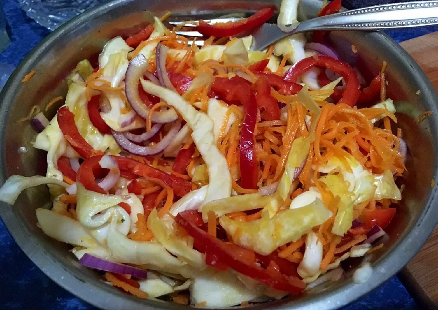 Капуста по корейски рецепт быстрого. Корейская замаринованная капуста. салат из пекинской капусты с морковью по-корейски. корейский капустный салат.