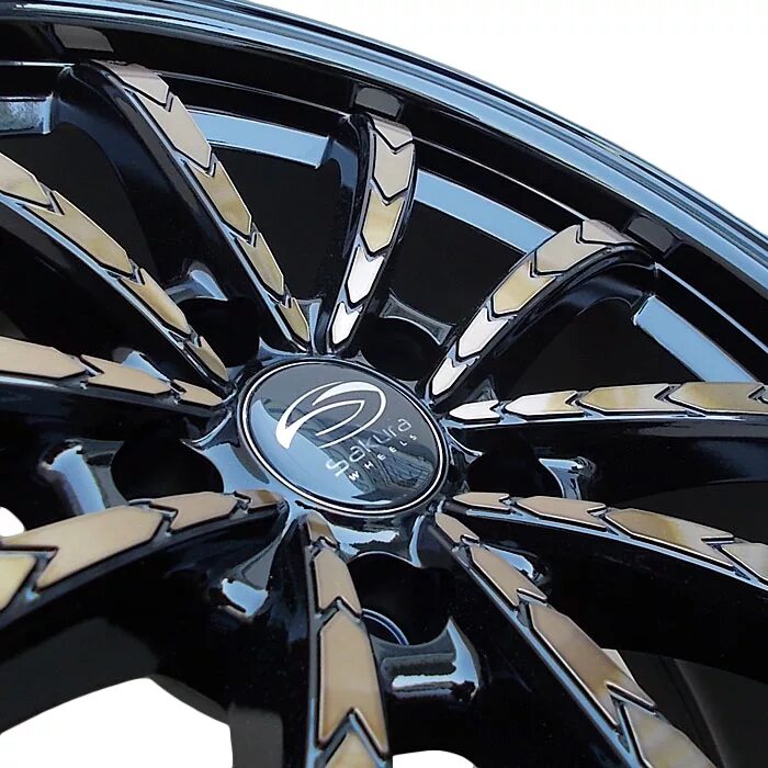 Крутые диски на авто. Диски хром р20 вылет 25. Литые диски в городе. Диски хром р20 корея 5/114. Forgiato 5 spoke wheels.