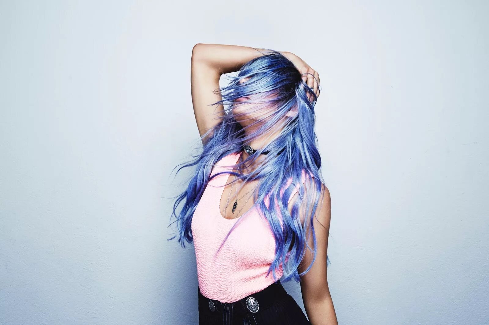 Коориста. Хаир колор. Фон для колориста. Краска loreal колор риста розовая. Колориста краска фиолетовая.