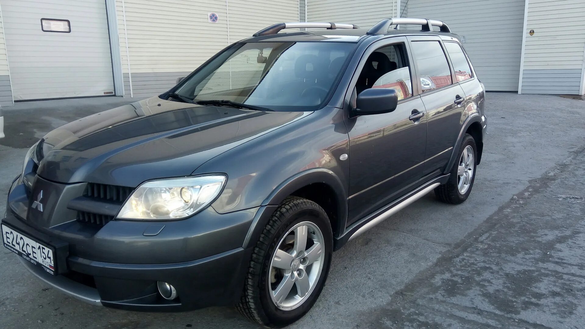 Mitsubishi Outlander 2007 2.4. Митсубиси Аутлендер 2007 года 2.4. Mitsubishi Outlander i, 2007. Mitsubishi Outlander 2002 2.4.