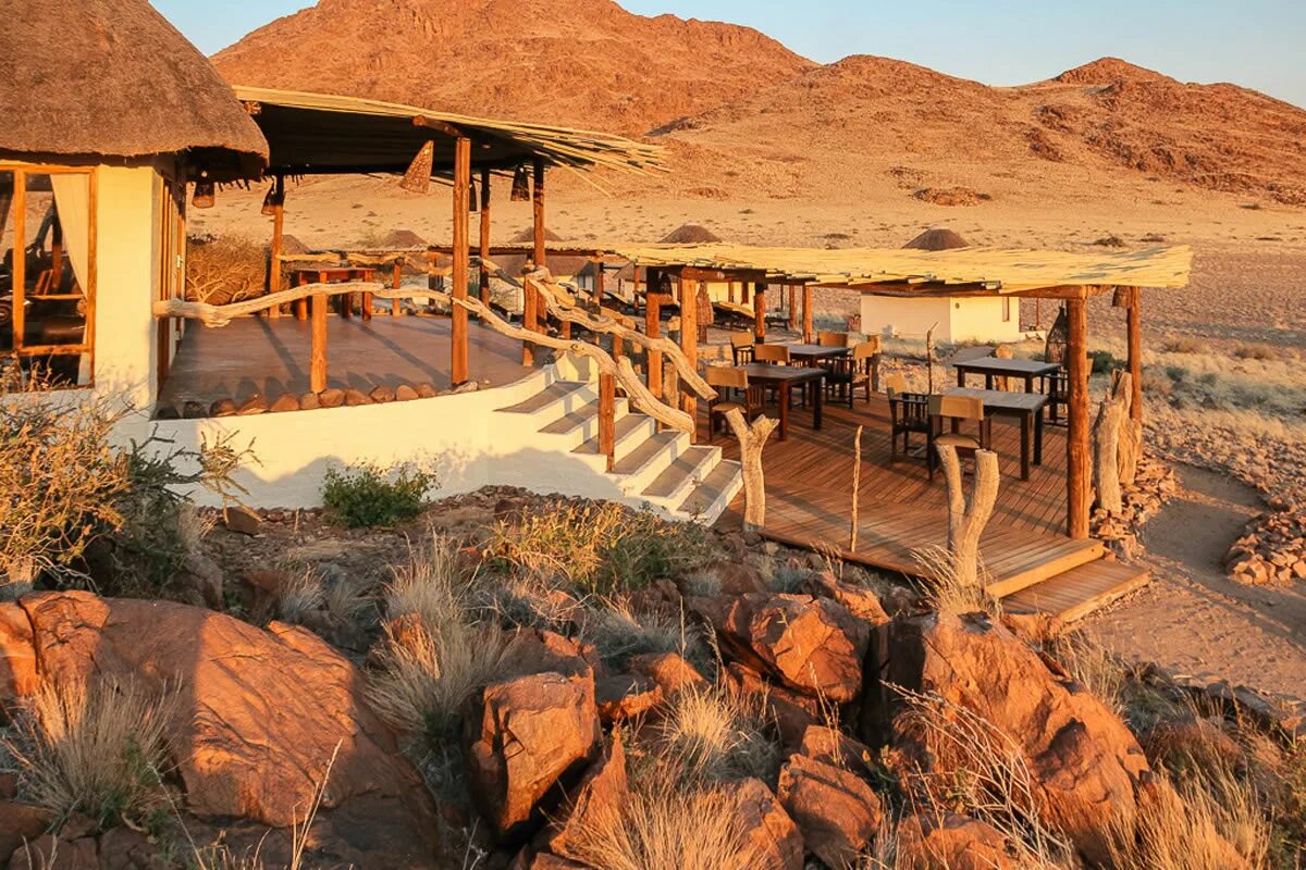 Sossusvlei Desert Lodge, Намибия. Лодж Desert Camp Sossusvlei. Namib Desert Lodge. Зона отдыха в саду Намибия. Намибия отдых