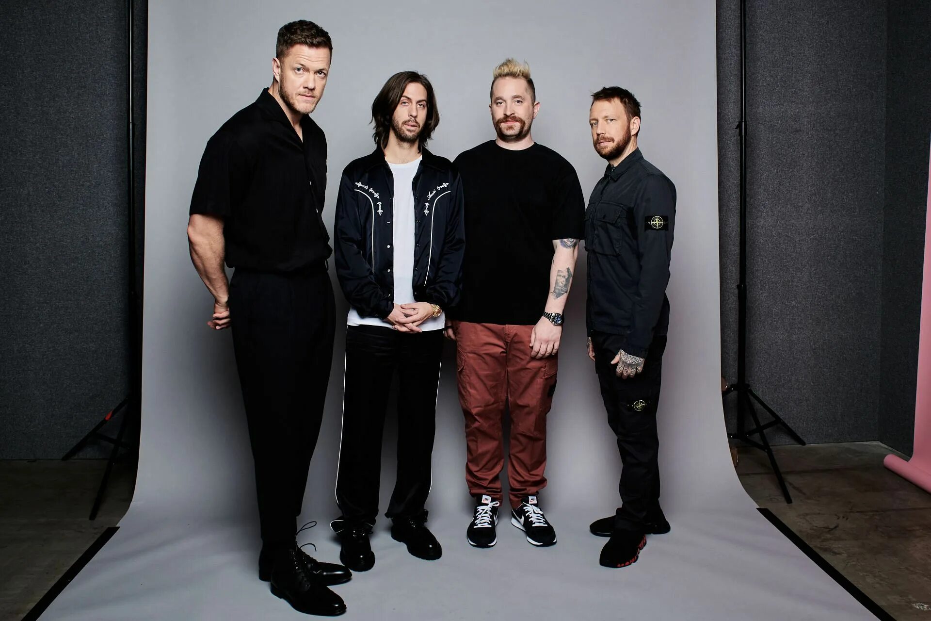 Imagine dragons беливер. Imagine dragons 2008. Imagine dragons 2008. Новые песни имеджин драгонс. Группа imagine dragons.