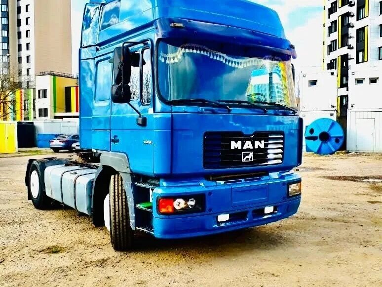 Ман ф2000. Ман ф2000 Командор. Тягач ман Командор 19. Man f2000 седельный тягач. Ман 2000 года