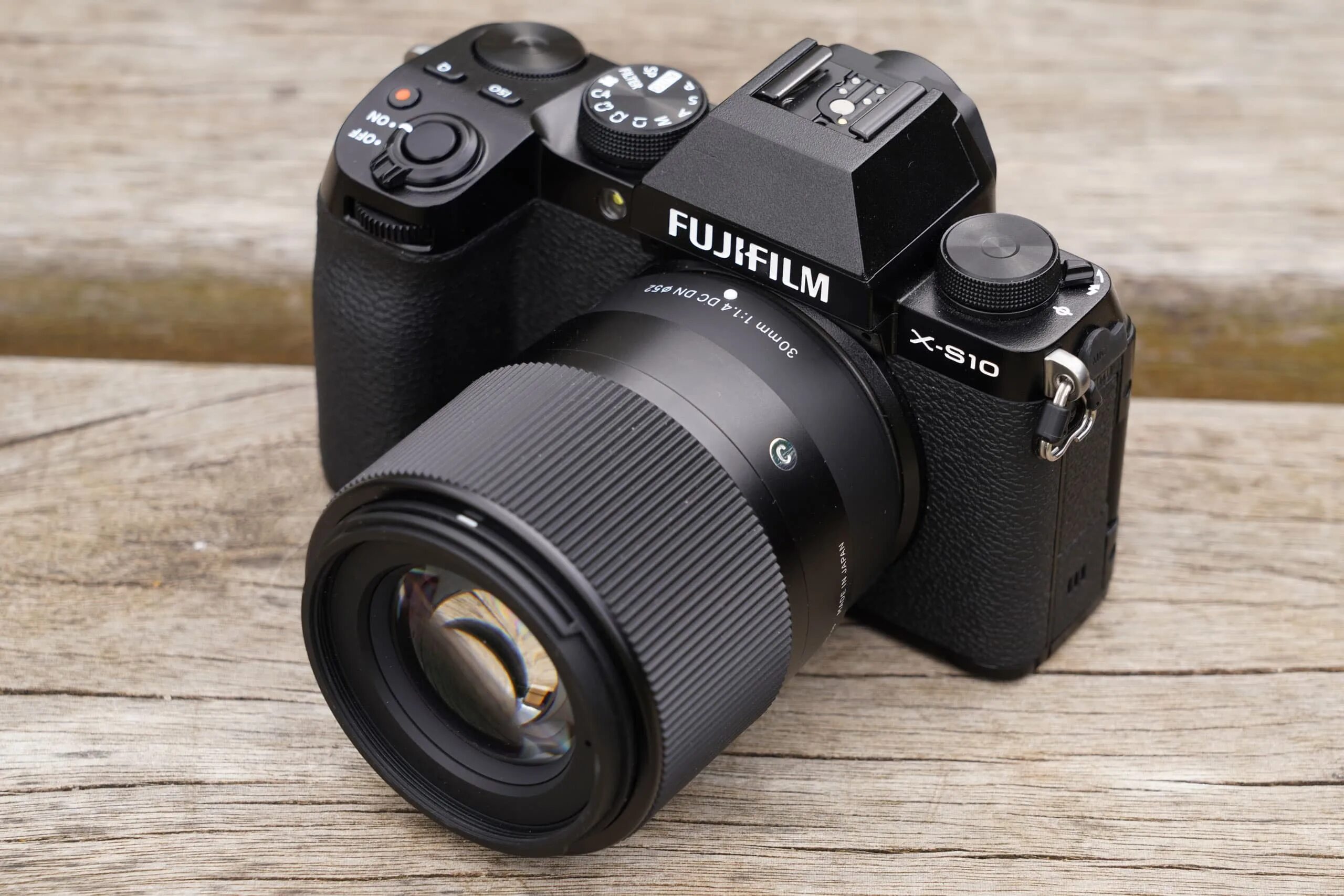 Sigma 30 1.4 Nikon. Sigma 30mm f1.4 DC DN. Sigma 30mm f1.4 DC DN для Fujifilm x. Sigma 30 1.4 Fujifilm.