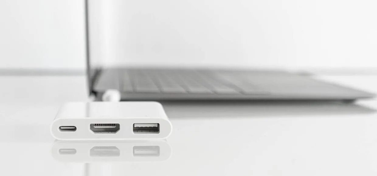 Макбук разряжается. Iphone 12 usb type c. как вставить флешку в макбук. разрядка макбука. как вставить флешку в макбук аир.